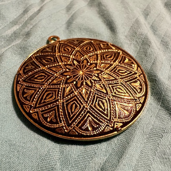 Vintage IA Damascene Gold Tone and Black Enamel Pendant - Picture 1 of 4
